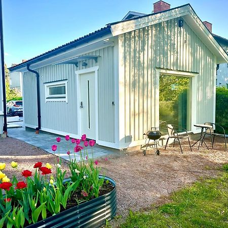 Egen Villa I Centrala Gaevle - Park House 5A Eksteriør billede